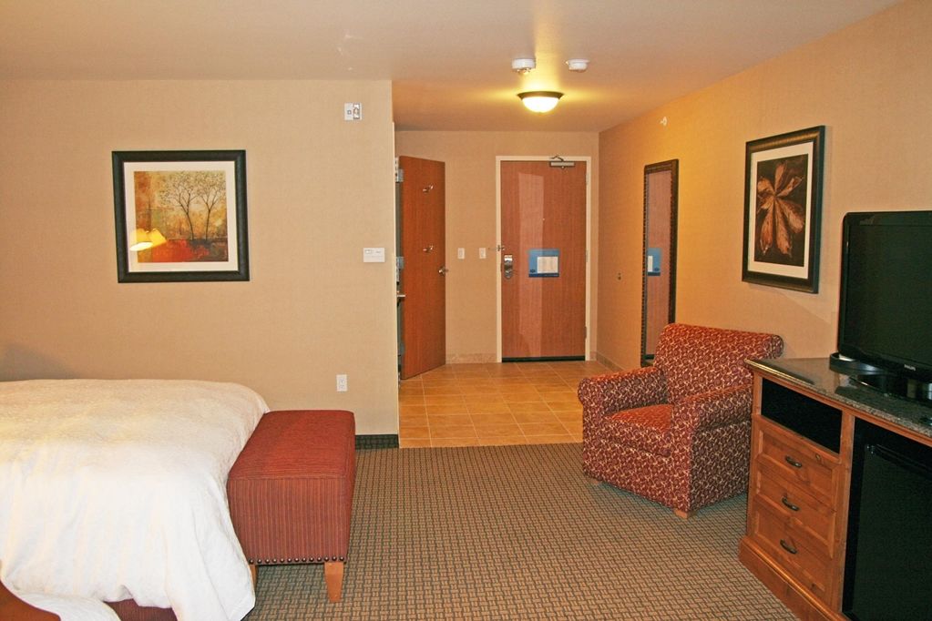 Hampton Inn & Suites Баффало Номер фото